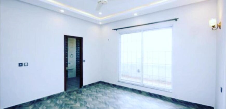 1-Kanal House for Sale in Sector V, Phase 8 DHA Lahore